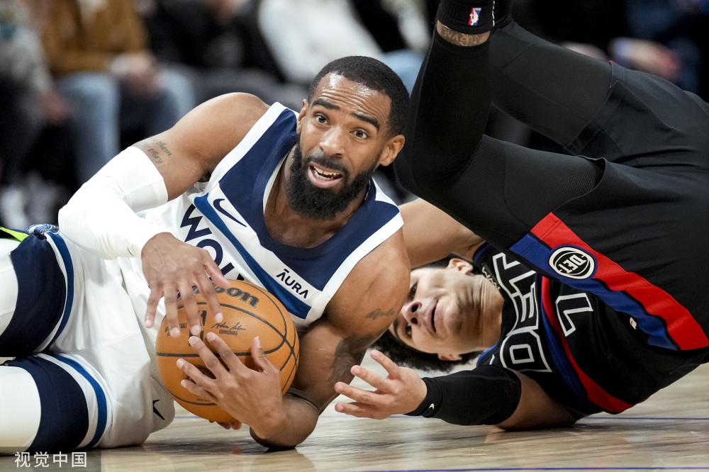 在中场组织 在中场组织